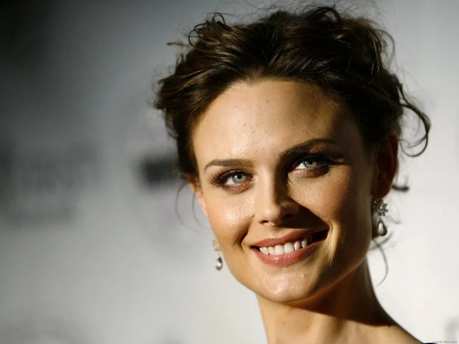 Nice Emily Deschanel Smiling