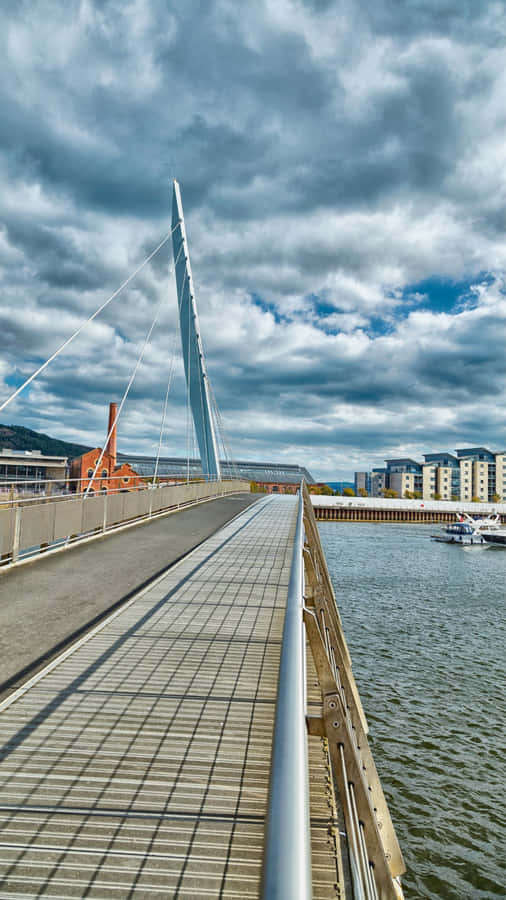 Skyline da Ponte Sail em Swansea