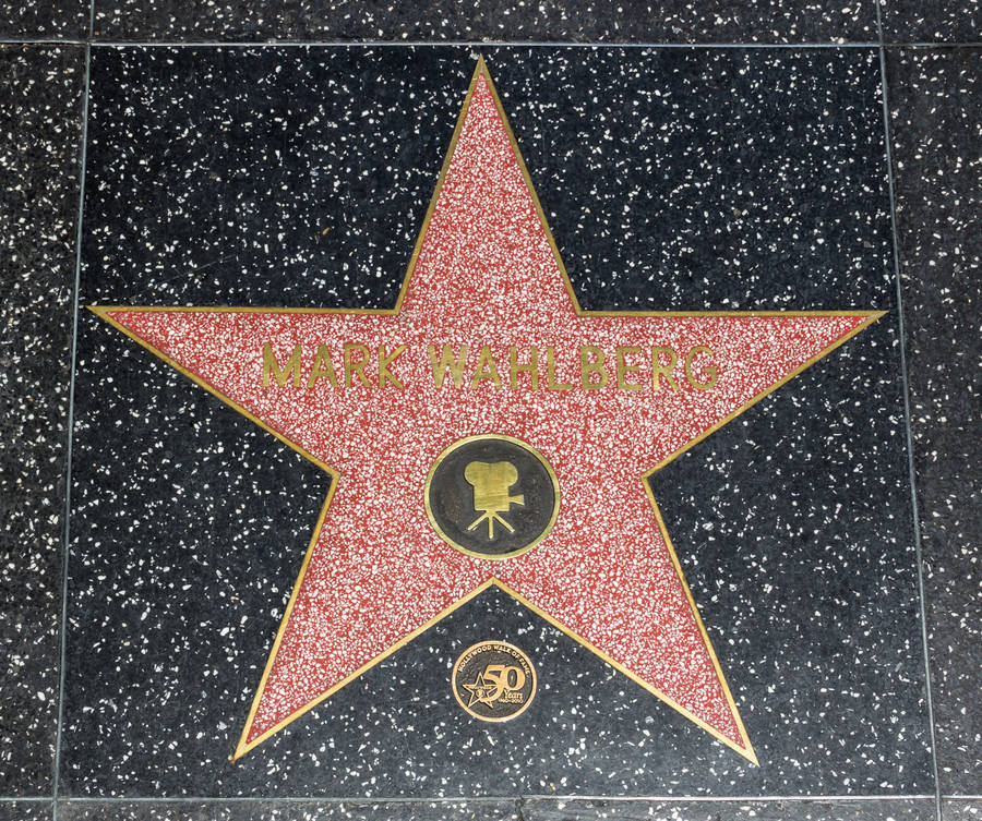 MarkWahlberg Hollywood Walk Of Fame är inte en lämplig bakgrundsbild för dator eller mobiltelefon. Istället kan du leta efter mer passande bakgrundsbilder som är anpassade för din enhet. Det finns många webbplatser där du kan hitta en mängd olika bakgrundsbilder för din dator eller mobiltelefon. Se till att välja en bakgrundsbild som reflekterar din personlighet och stil. Lycka till!