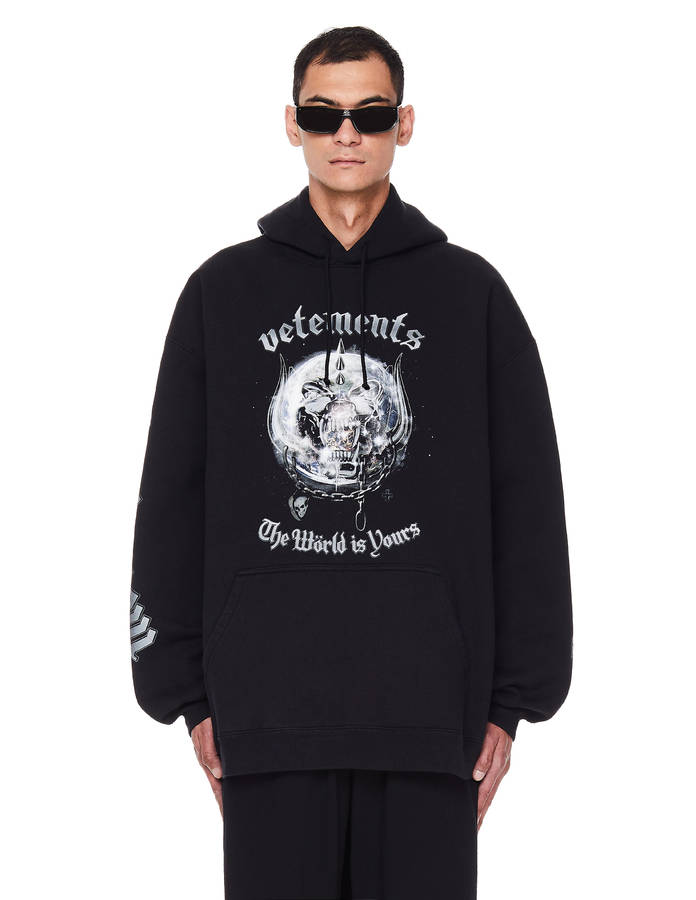 "VetementsThe World Is Yours" would be translated to "Vetements Världen är Din" in Swedish. This message could potentially be used as a slogan for a computer or mobile wallpaper that features a world map or globe theme.