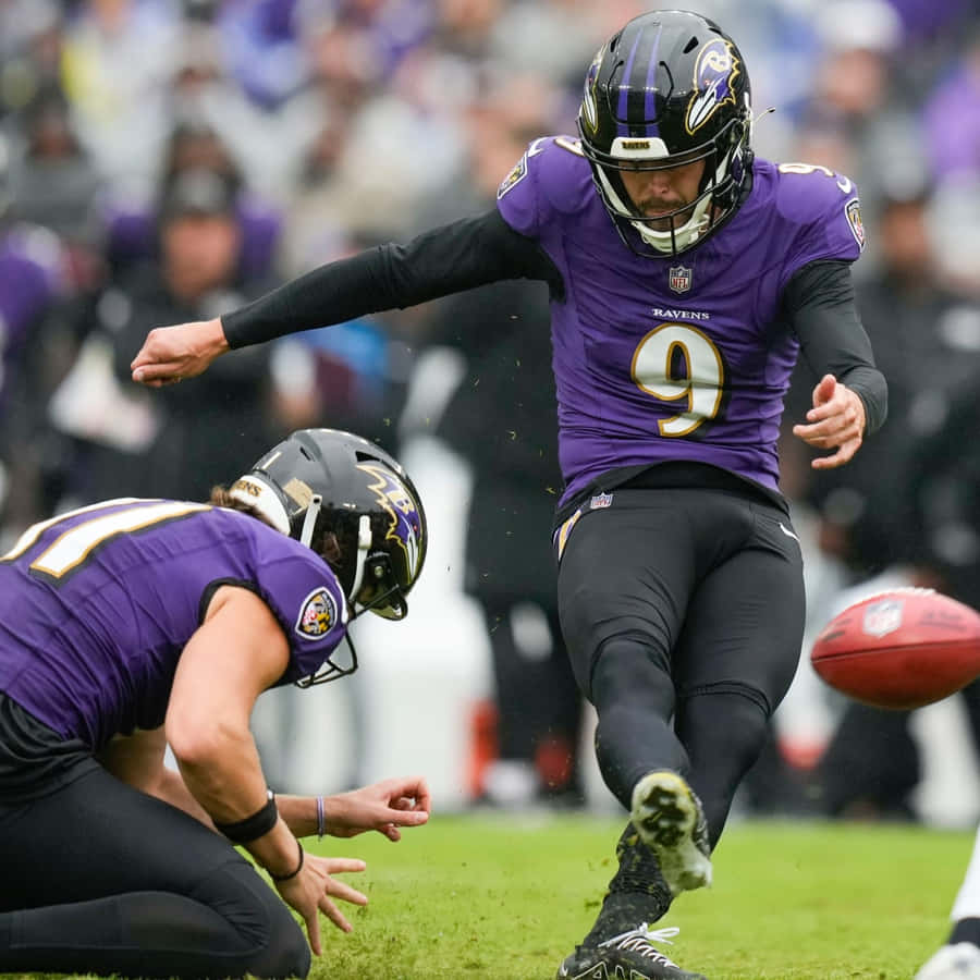 Baltimore Ravens Kicker in Aktion.jpg