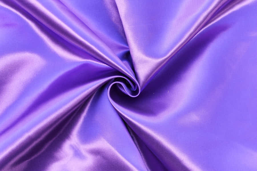 Experimenteum Luxuoso Glamour com este Deslumbrante Papel de Parede em Seda Roxa.