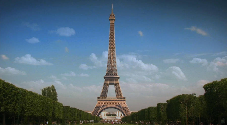Den berømte Eiffel-tårnet i hjertet af Paris
