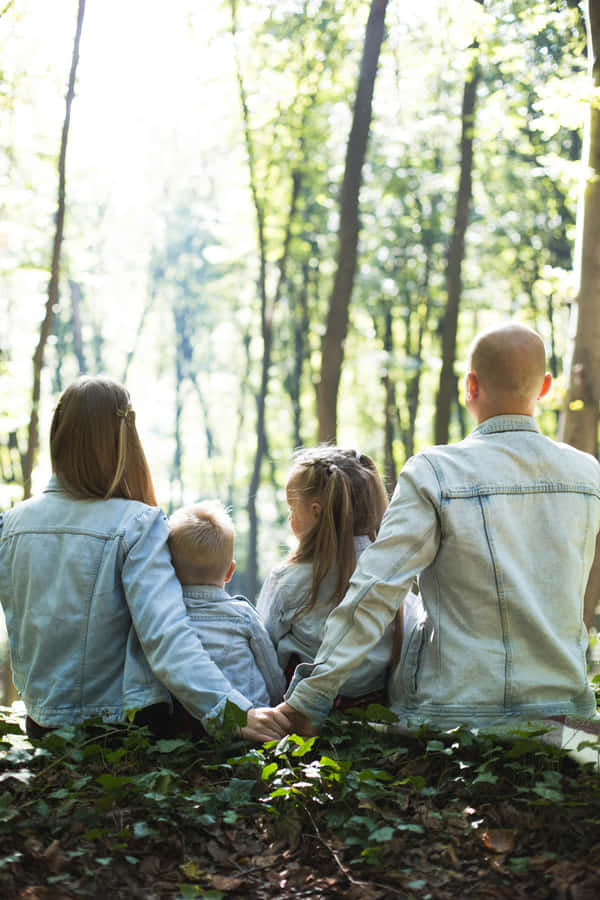 Familienmoment in der Natur