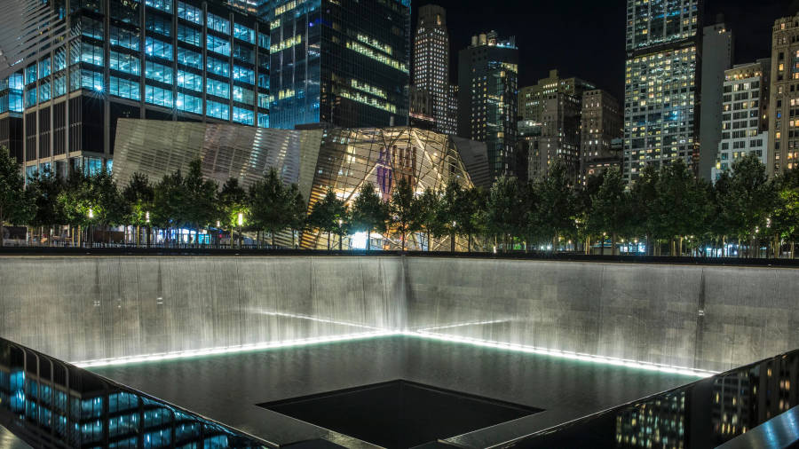 911Memorial Park bei Nacht