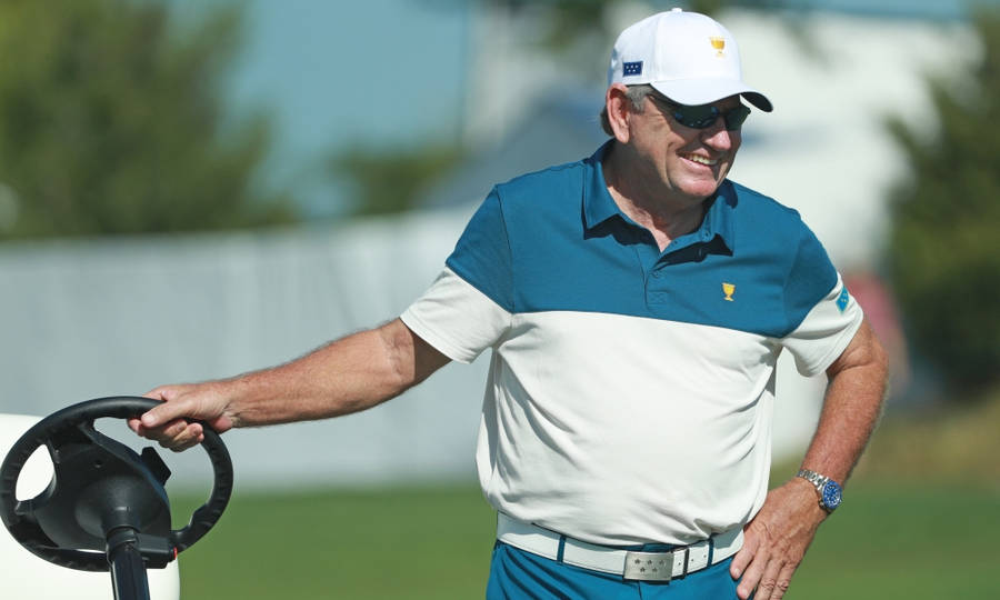 NickPrice con carrito de golf