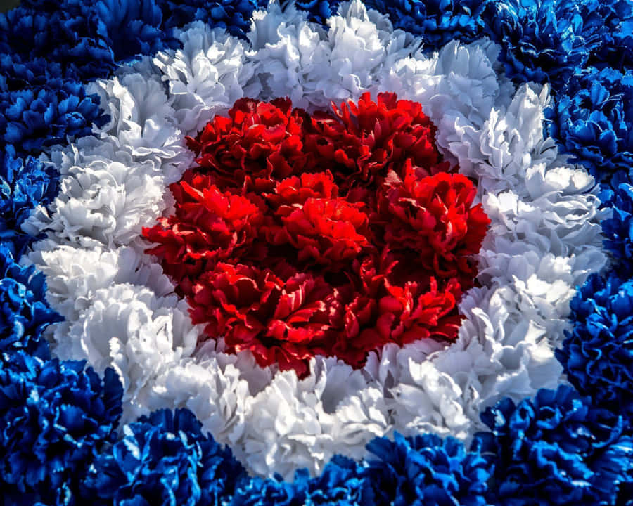 Patriotische Blumenanordnung Rot Weiß Blau