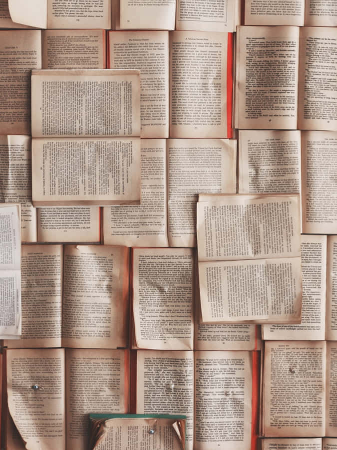 Colagem de Livros Abertos - Fundo