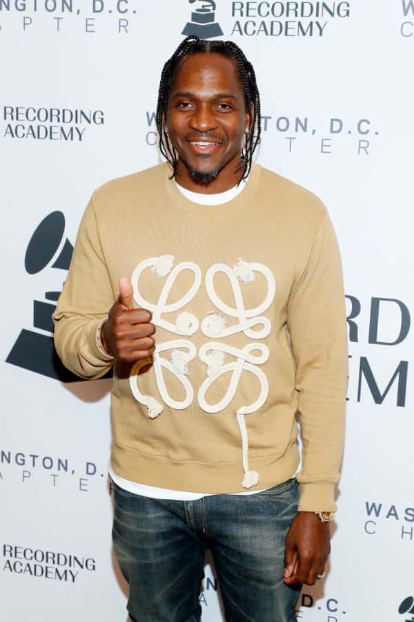 Pusha T Daumen hoch bei Event