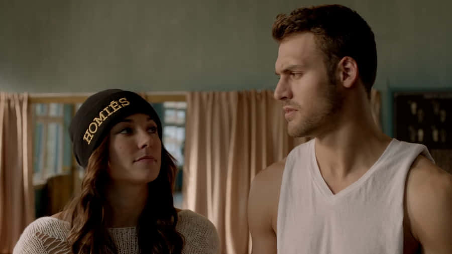 BrianaEvigan 1920 x 1080 Hintergrundbild