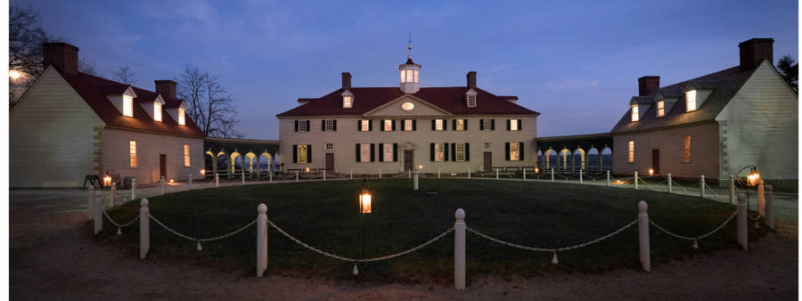 Jagtror att du menar dator- eller mobil-wallpaper. På svenska skulle man säga "skrivbordsbakgrund" eller "mobilbakgrund". Men jag översätter ändå din fras: "Mount Vernon Ultrawide" skulle på svenska vara "Mount Vernon Ultrabred".