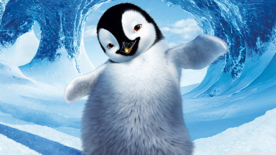 EinPinguin steht vor einer Eishöhle.
