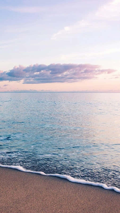 Serenità della Spiaggia al Tramonto Pastello