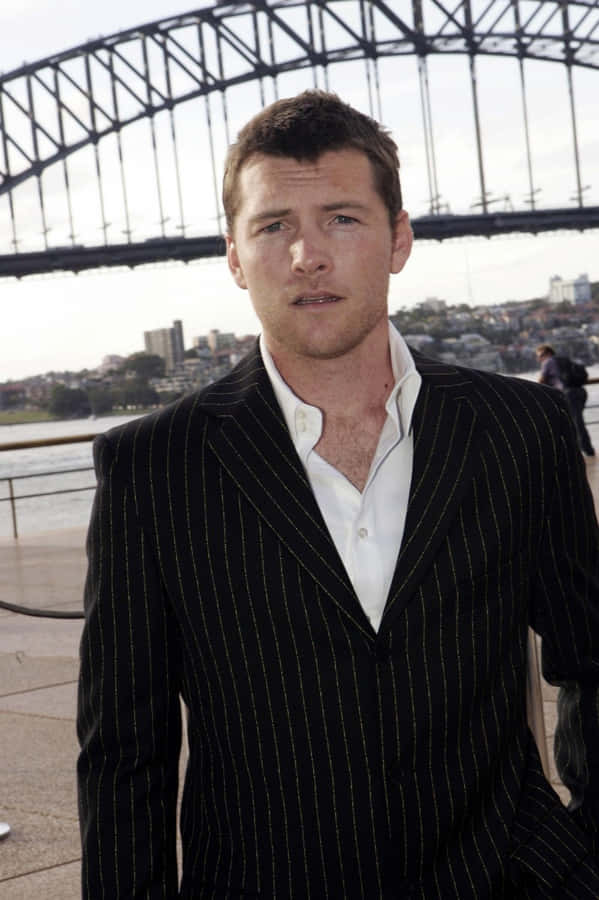 Fotografiada ponte de Sam Worthington