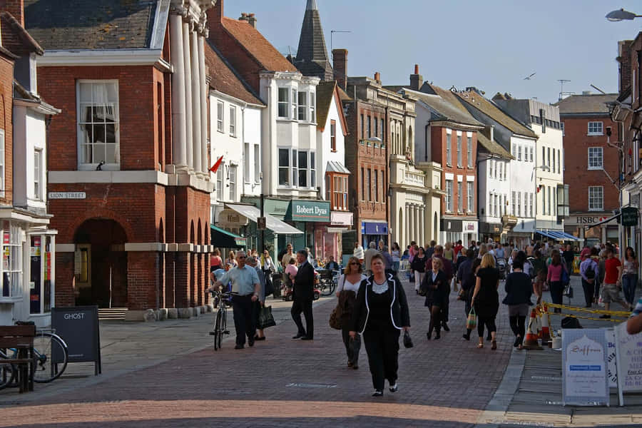 Chichester Stadtzentrum Belebte Straßenszene