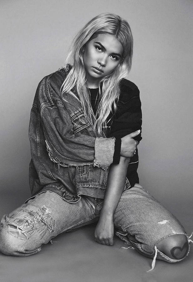 Download Hayley Kiyoko Heart Tattoo Wallpaper | Wallpapers.com