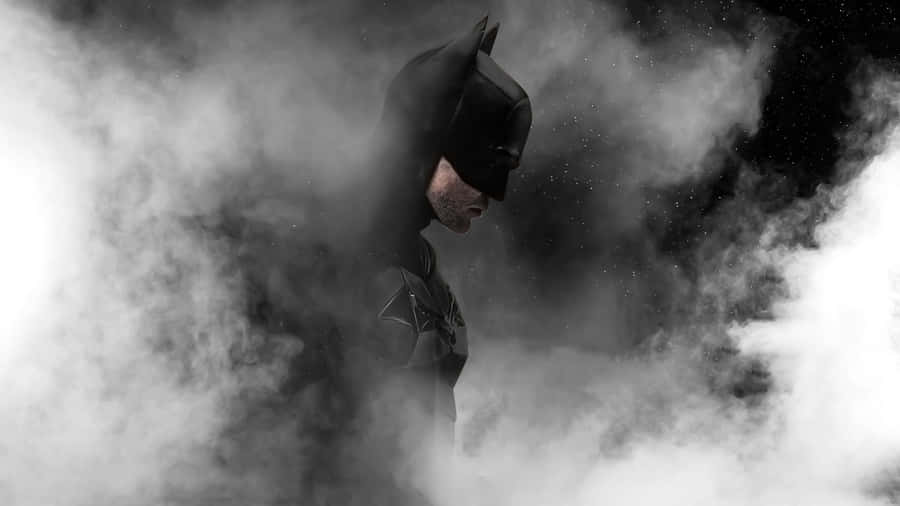 Batman Pensativo em Fumaça