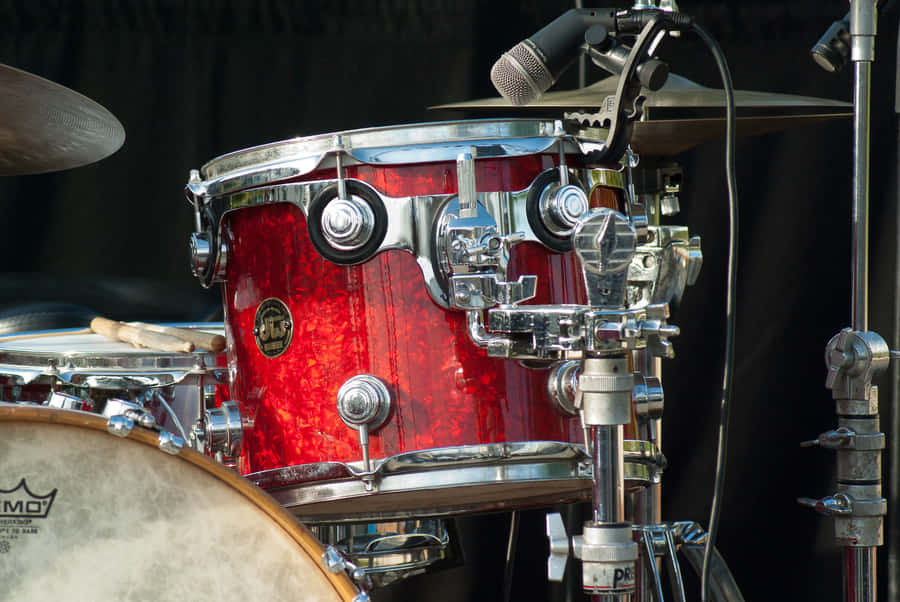 Configuración de escenario de tambor snare rojo
