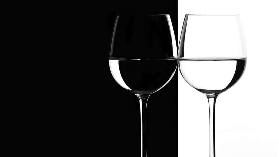 Umvinho branco leve complementa qualquer refeição.