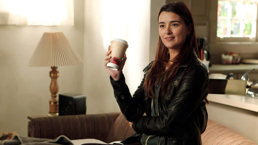 Cote De Pablo Casual Kaffe Øjeblik