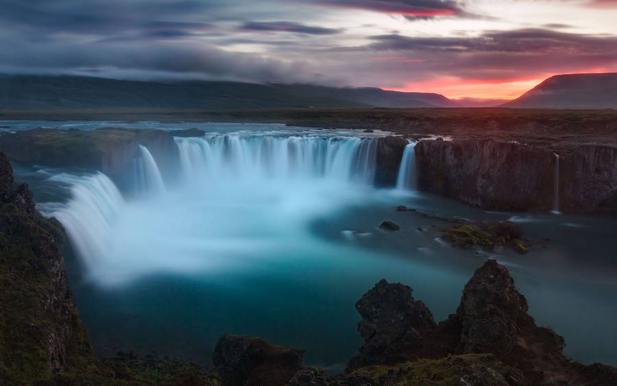2880x1800 Godafoss Waterfalls Iceland Wallpaper