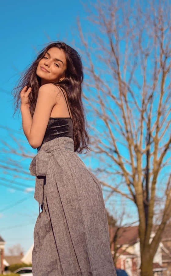 Ritratto Elegante e Casual all'Aperto
