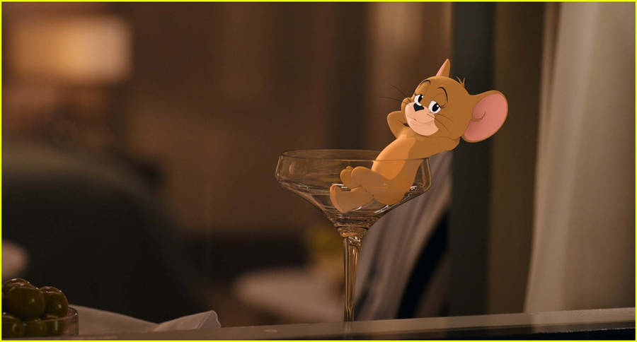 Jerry Mouse inside wine glass wallpaper