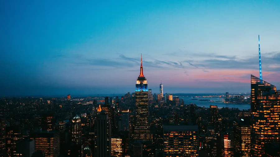 720p Empire State Building Background