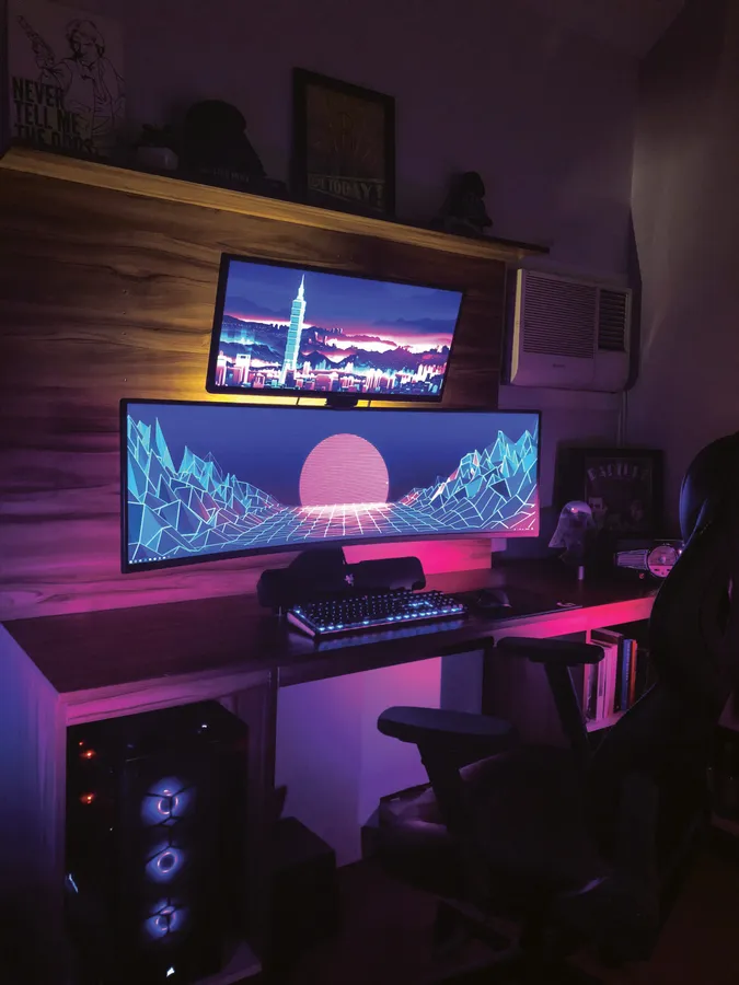 A Modern and Comfortable Computer Room