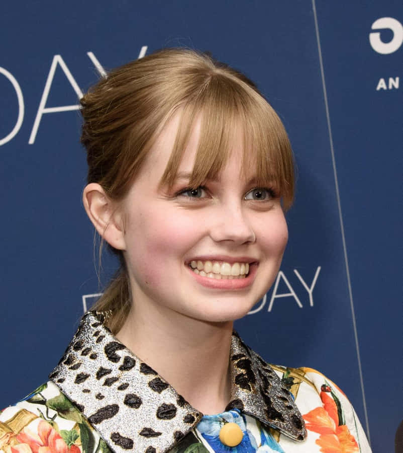 Angourie Rice Sorrindo em Evento