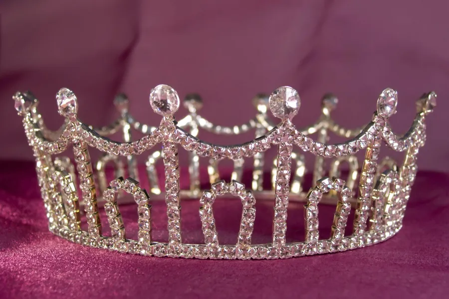 Crown Background