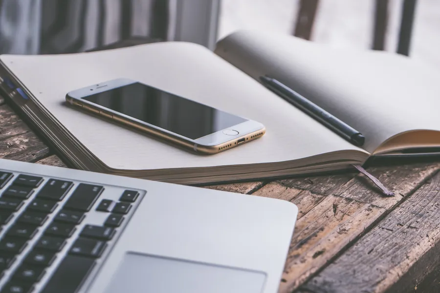 Cool IPhone Study Desk