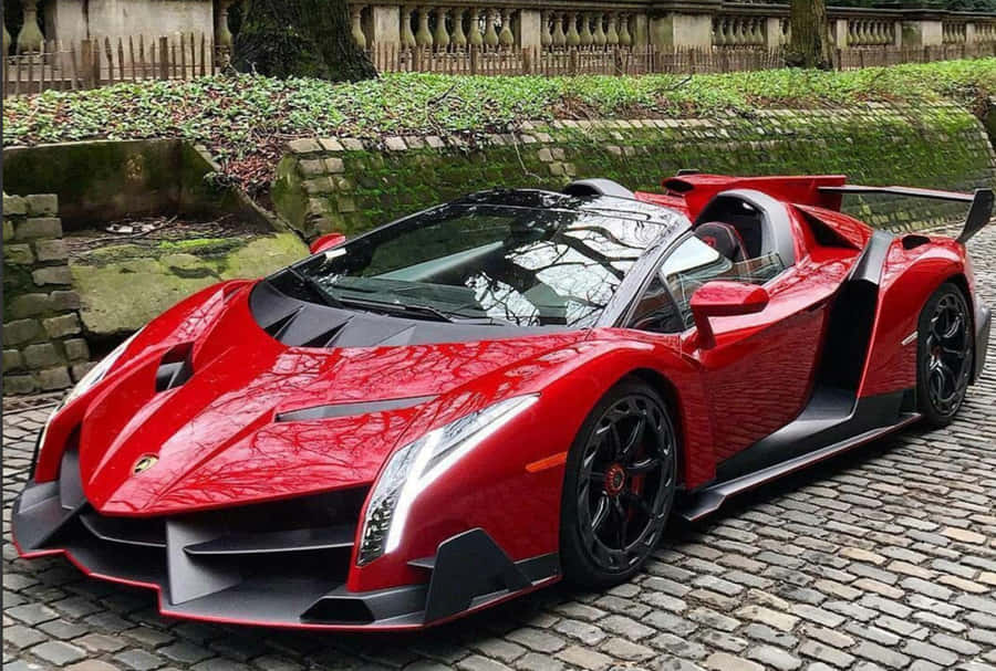 SleekLamborghini Veneno sulla pista di corsa