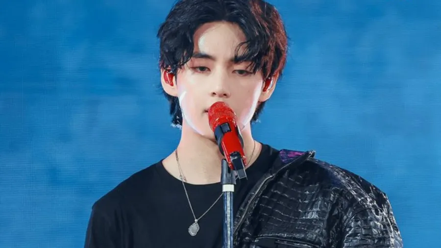 BTS V Red Microphone 