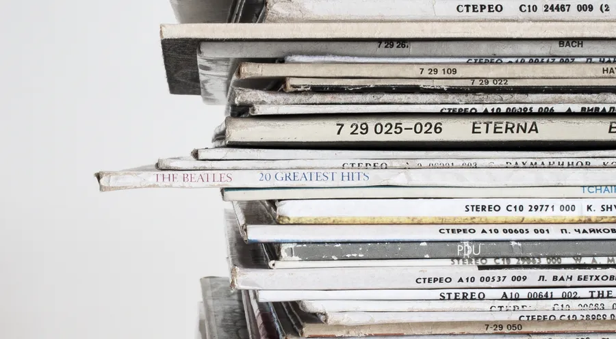 Magazines piled up wallpaper