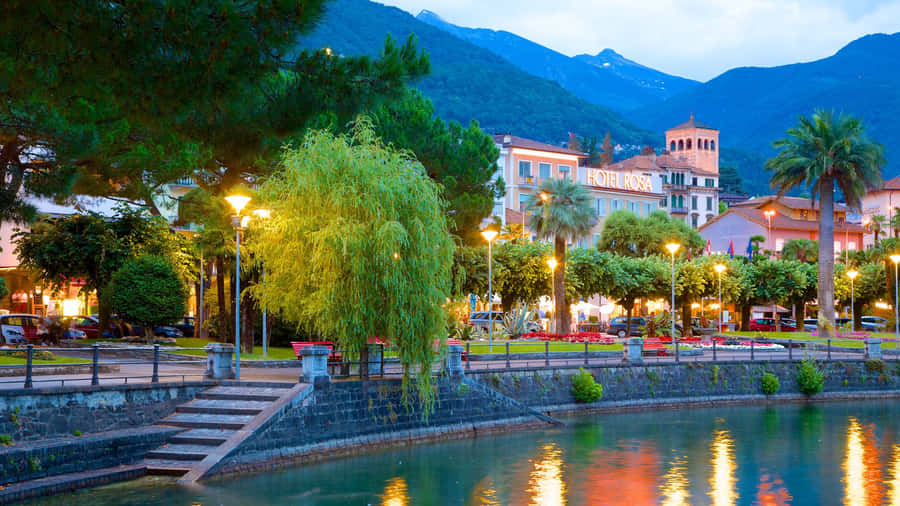 Vista Serale sul Lago di Locarno