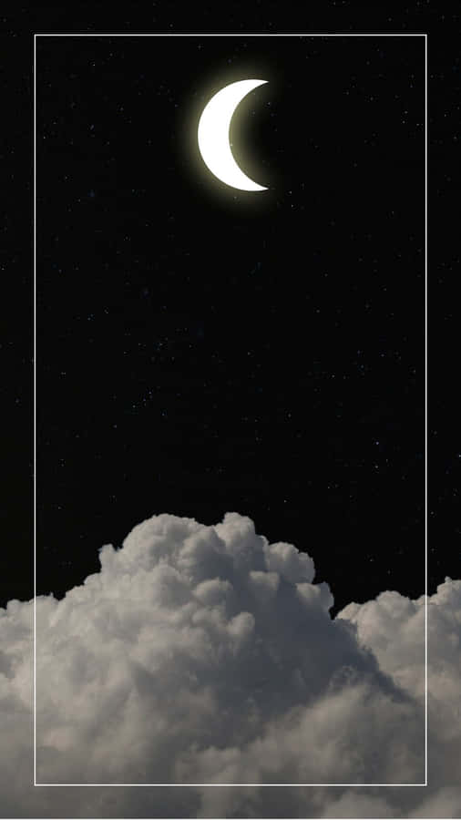 Lua Crescente Sobre Nuvens
