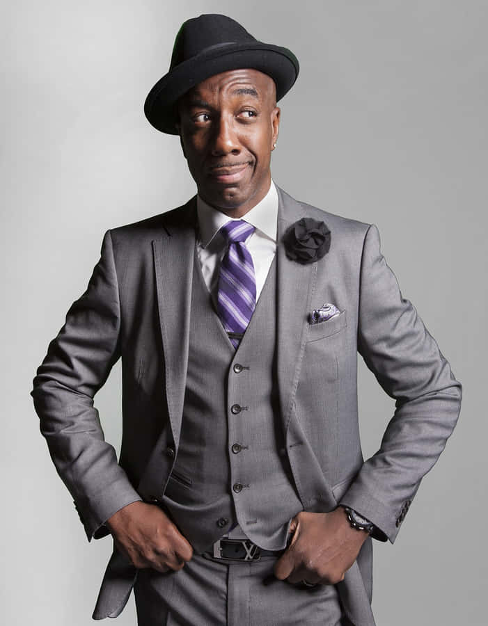 I'msorry, but "J.b. Smoove" doesn't have any meaning or context related to computer or mobile wallpaper, and therefore cannot be translated to Danish in this context. Could you please provide more information or a related sentence for me to assist you better?