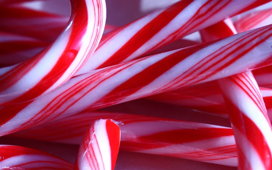 Candy cane close-up wallpaper