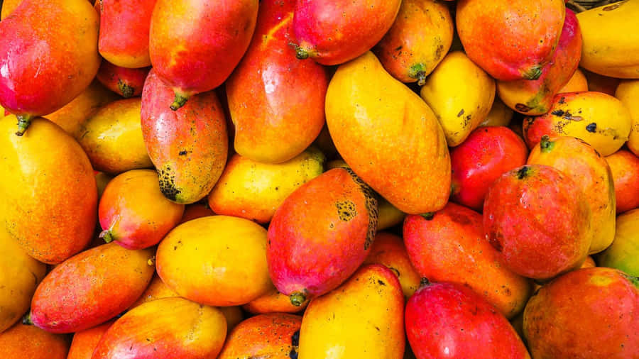 Unbanchetto di frutti rossi nutrienti in un'ambientazione rustica