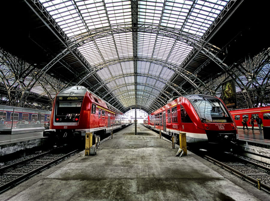 Ineinem lebhaften Bahnhof