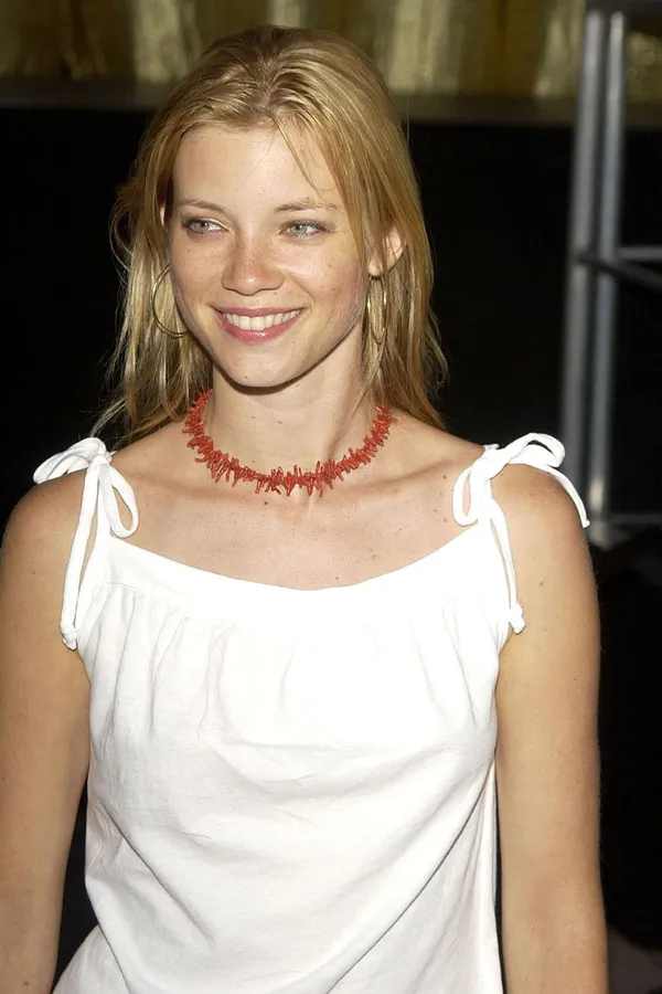 Young Amy Smart