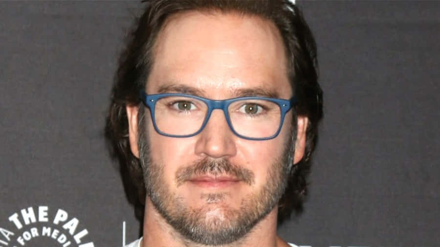 Unfortunately,the sentence "Mark-Paul Gosselaar" doesn't make sense in the context of computer or mobile wallpaper. Can you please provide a sentence that makes sense in this context for me to translate into Danish?