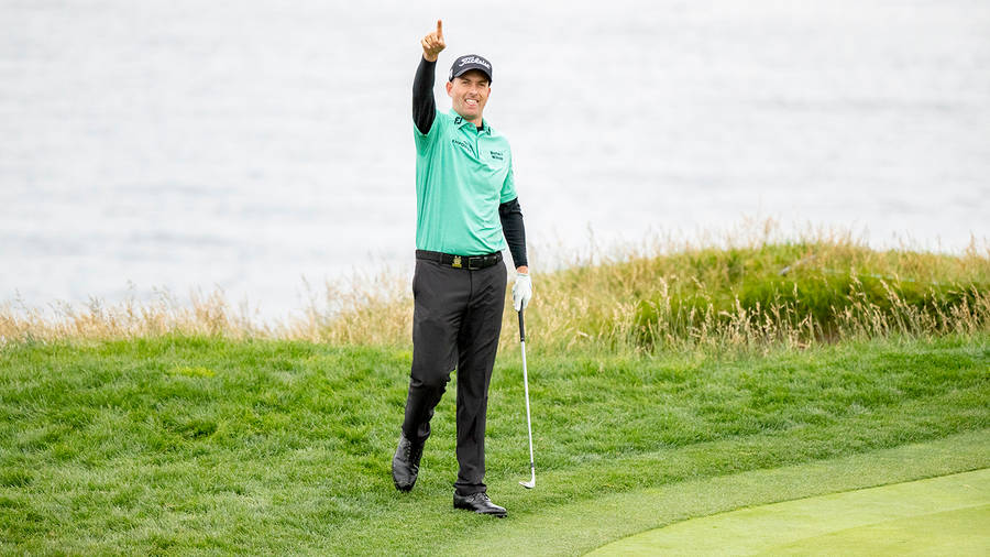 WebbSimpson Apontando Para Cima