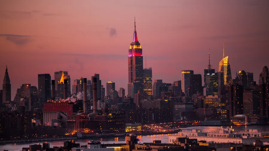720p Empire State Building Background