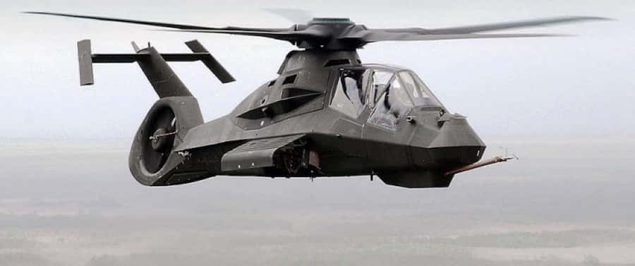 UmHelicóptero voando entre as nuvens numa resolução de 3440x1440p