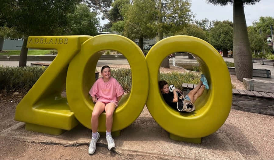 Adelaide Zoo Indgangsskilt med Besøgende