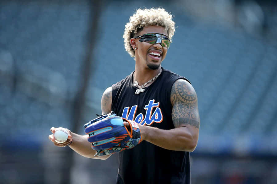 Francisco Lindor Smilende Under Baseballtrening
