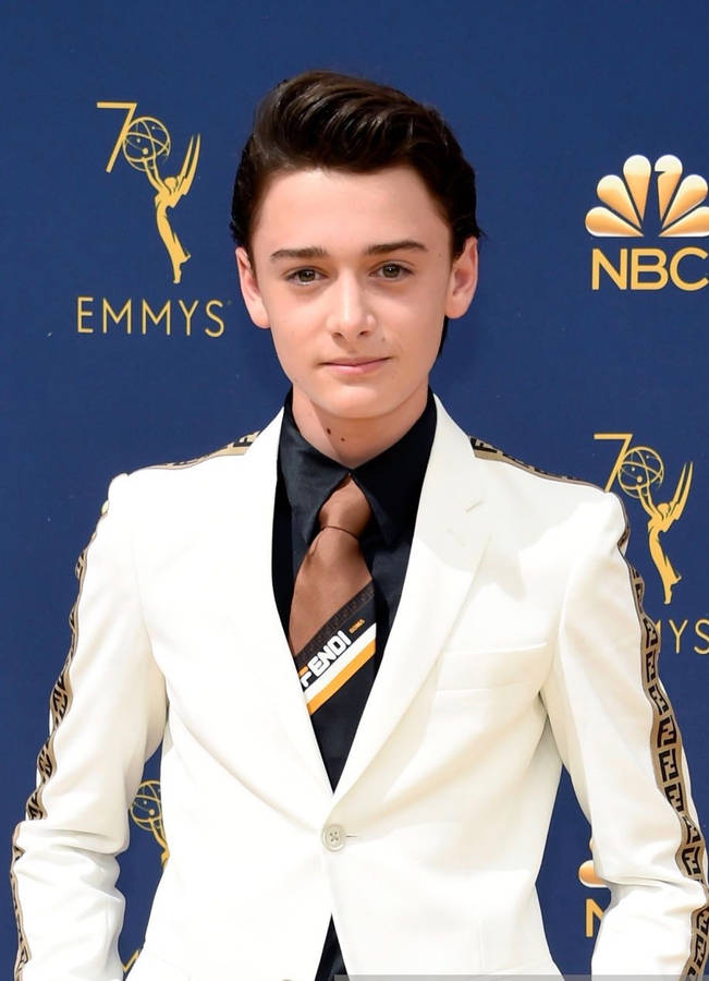 Download Noah Schnapp At 2018 Emmys Wallpaper | Wallpapers.com