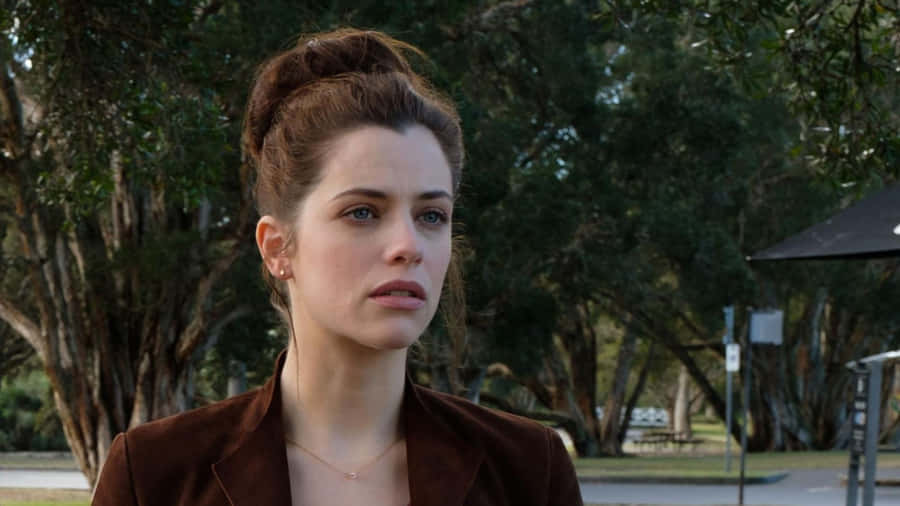 Jessica De Gouw in un ritratto in bianco e nero